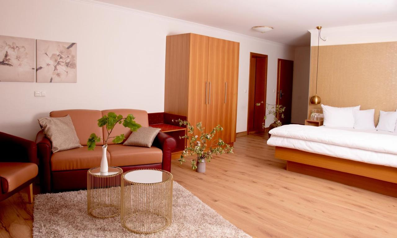 Anetseder Landhotel & Lofts Thyrnau Esterno foto